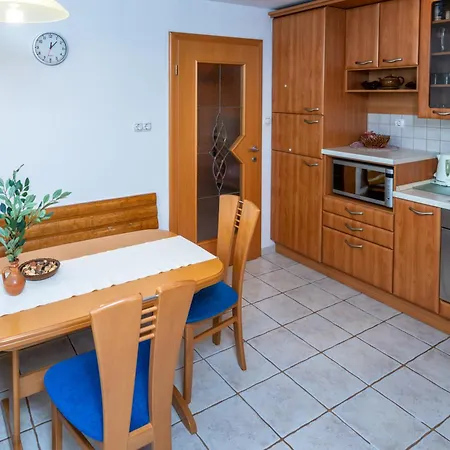 Apartma Luna *